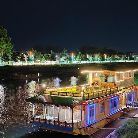 Houseboat Karima Palace Srīnagar Zewnętrze zdjęcie
