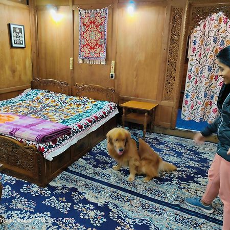 Houseboat Karima Palace Srīnagar Zewnętrze zdjęcie