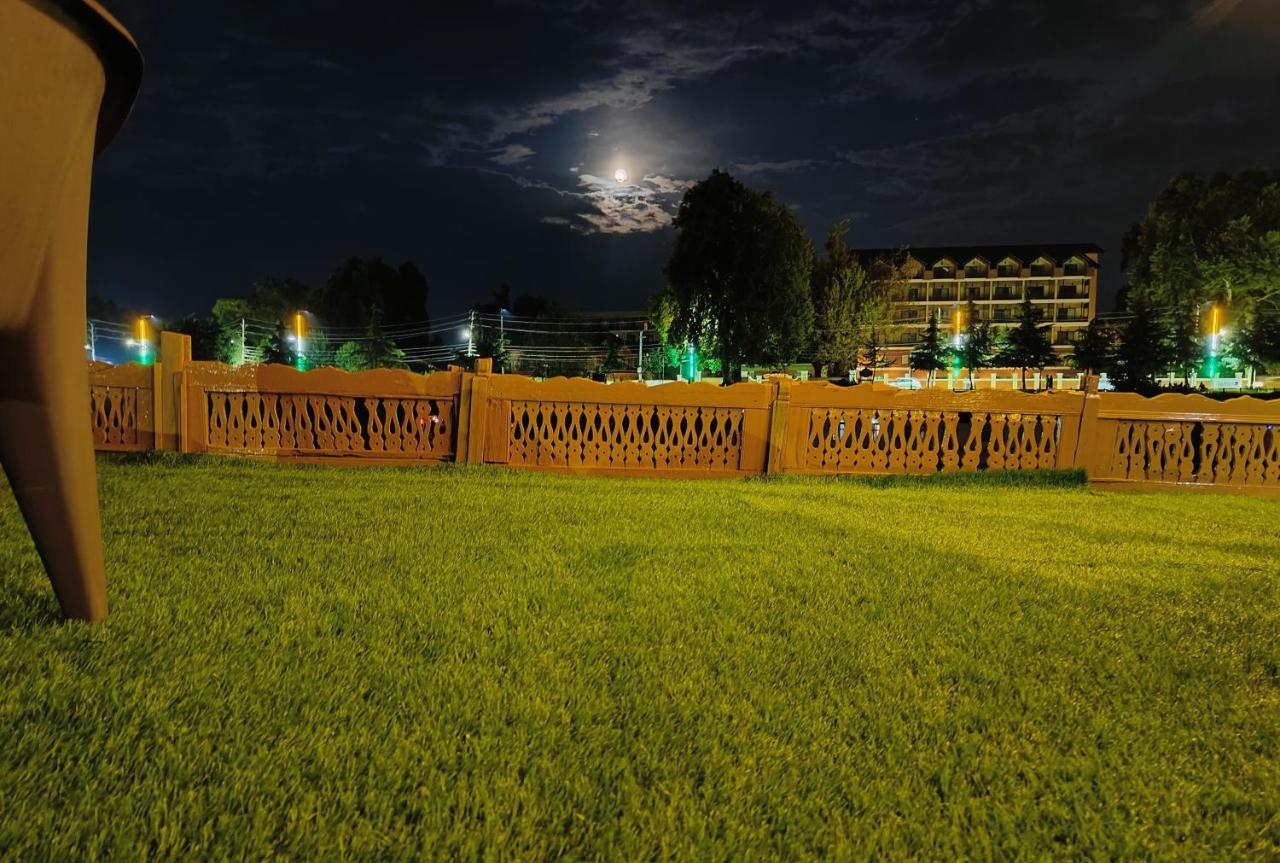 Houseboat Karima Palace Srīnagar Zewnętrze zdjęcie
